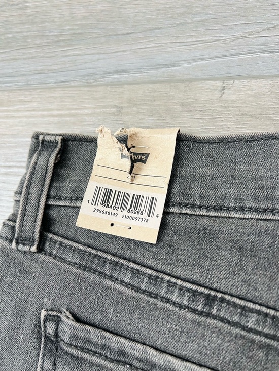 Levi’s 501 Mid Length Denim Shorts Raw hem NWT - Picture 7 of 7